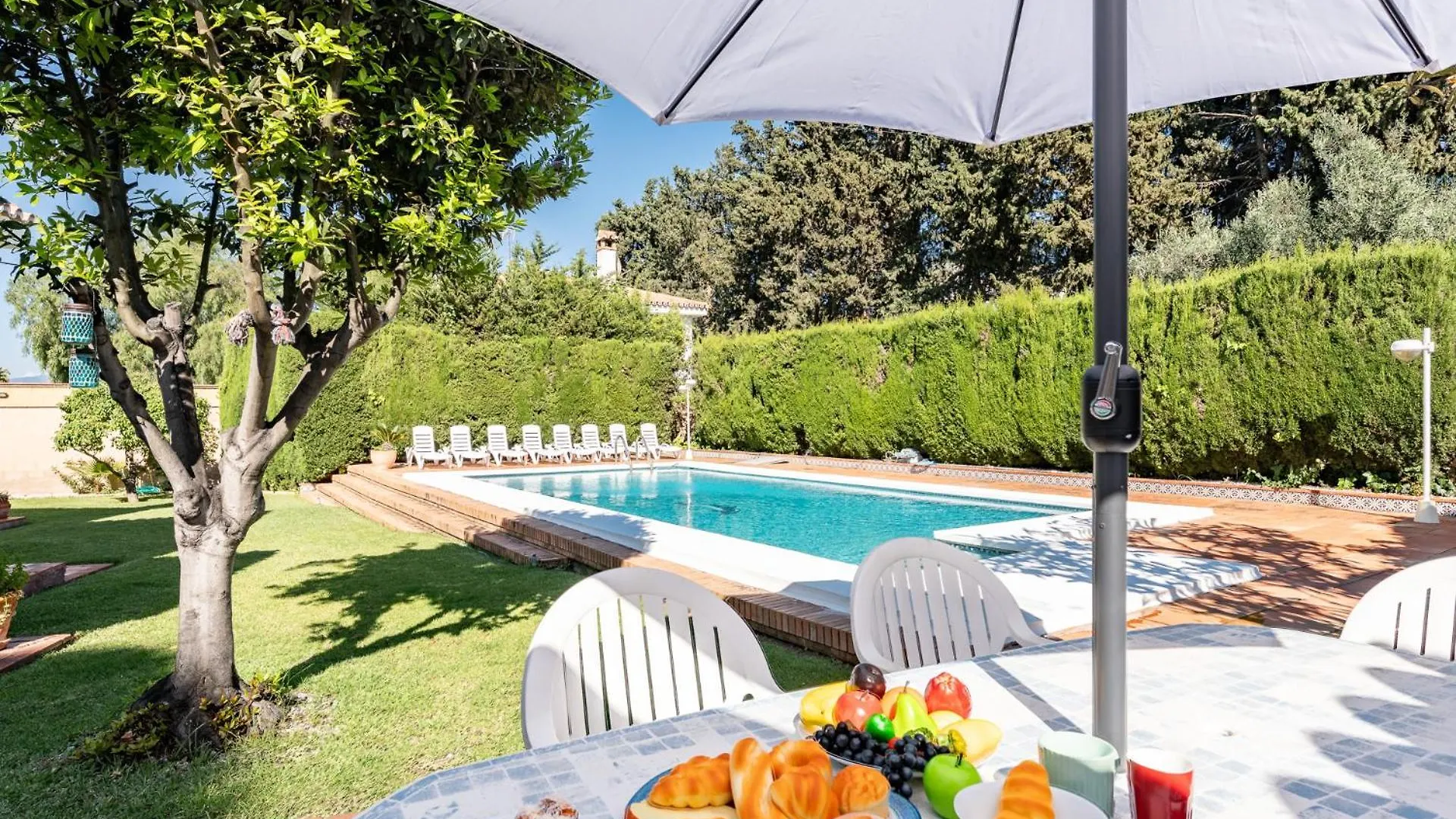 Villa con piscina en Churriana Malaga Holiday home